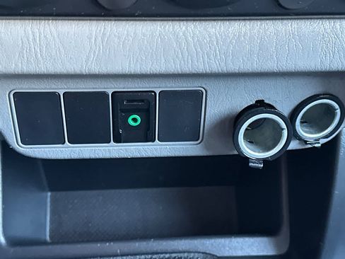 Used 2012 Toyota Tacoma 2WD Regular Cab image 34