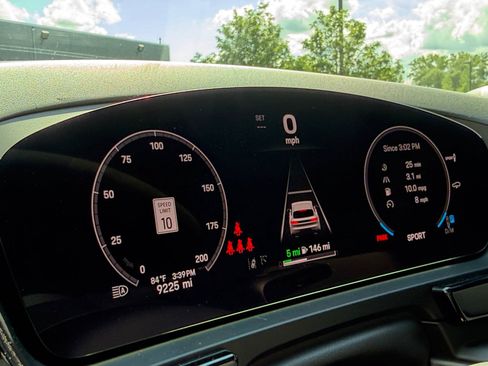 Certified 2025 Porsche Cayenne S AWD/4WD image 17