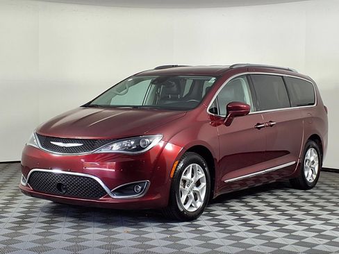 Used 2017 Chrysler Pacifica Touring-L Plus w/ Advanced Safetytec Group FWD image 3