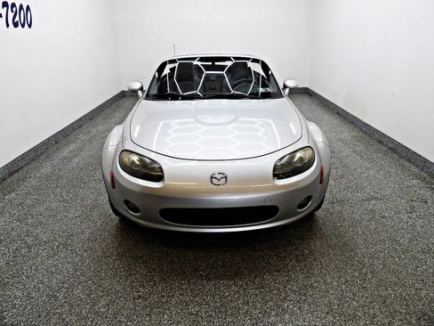 Used 2007 MAZDA MX-5 Miata Grand Touring image 2