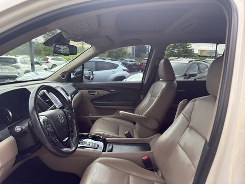 Used 2016 Honda Pilot Touring image 9