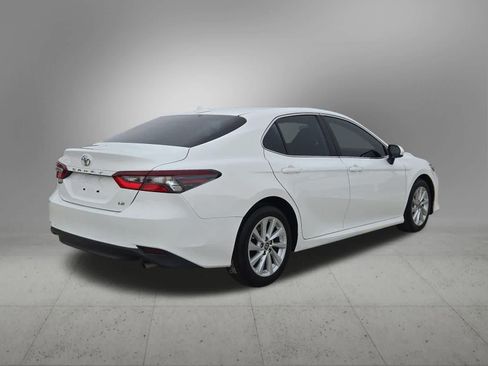 Used 2022 Toyota Camry LE FWD image 6