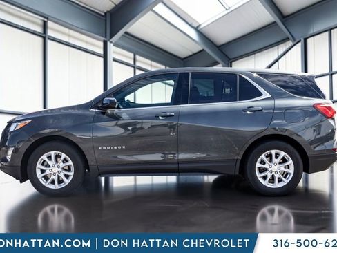 Used 2020 Chevrolet Equinox LT FWD image 2