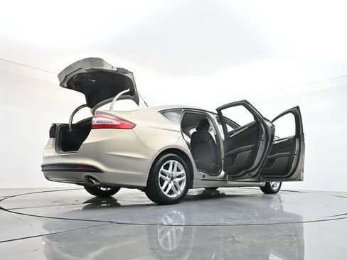 Used 2016 Ford Fusion SE FWD image 53