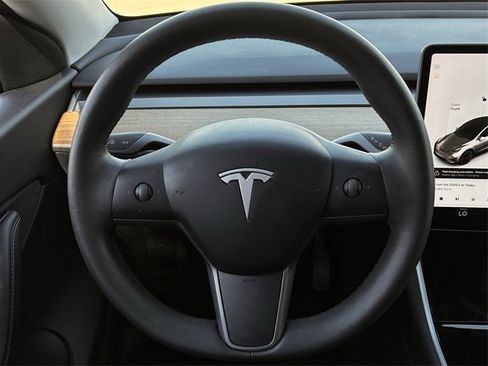 Used 2020 Tesla Model Y Long Range image 13