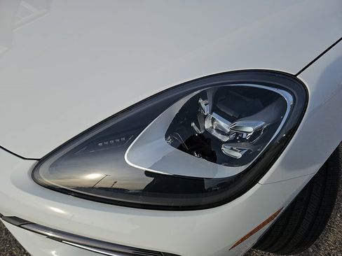 Used 2023 Porsche Cayenne image 31