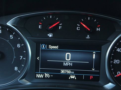 Used 2024 GMC Terrain SLE image 10