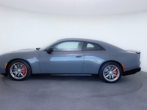 Used 2025 Dodge Charger R/T Scat Pack w/ Track Pack image 2