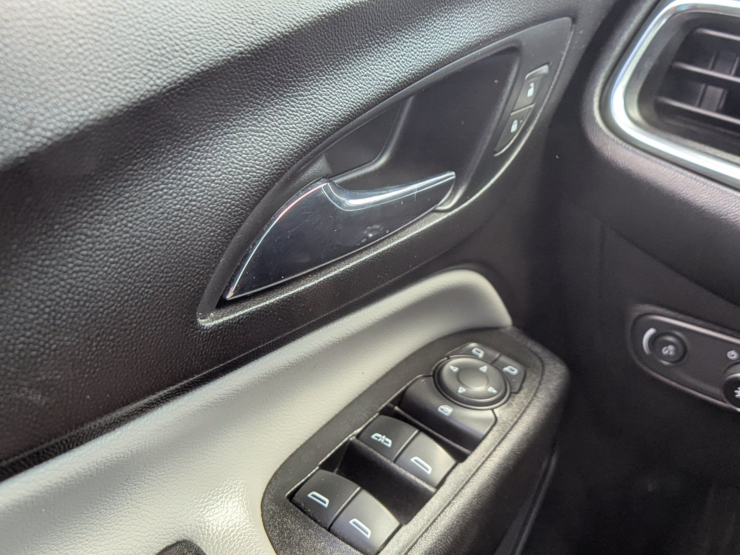 Certified 2021 Chevrolet Equinox LS FWD image 25