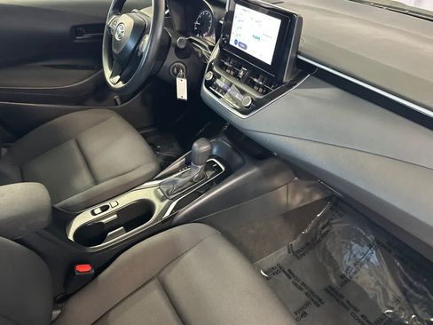 Used 2024 Toyota Corolla LE FWD image 17
