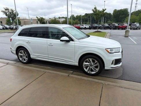 Used 2022 Audi Q7 3.0T Premium Plus w/ Premium Plus Package AWD/4WD image 19