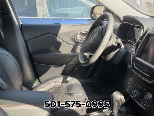 Used 2022 Jeep Cherokee Trailhawk w/ Sun, Sound & Nav Group AWD/4WD image 8