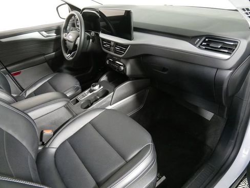 Certified 2025 Ford Escape Platinum image 11