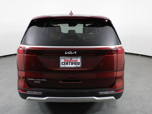 Used 2022 Kia Carnival EX FWD image 10
