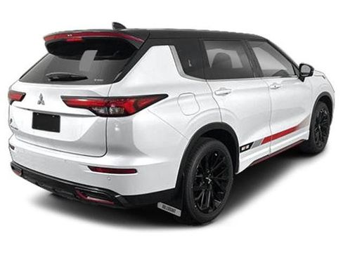 Used 2024 Mitsubishi Outlander AWD image 2