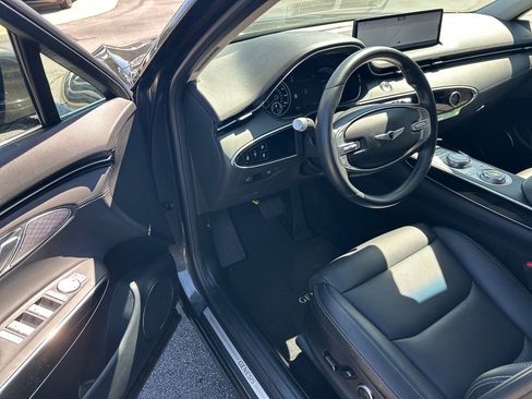 Used 2025 Genesis GV70 2.5T image 5