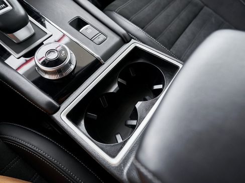 Used 2024 Mitsubishi Outlander SE image 46