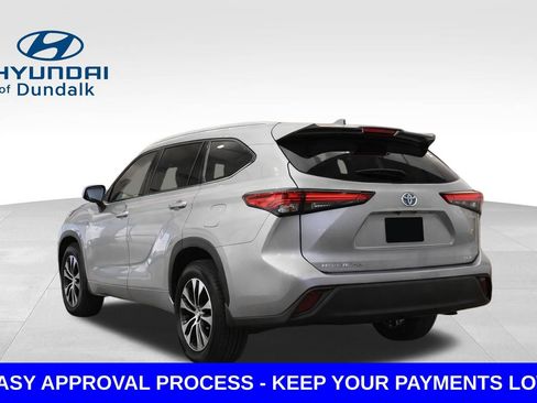 Used 2021 Toyota Highlander XLE FWD image 5