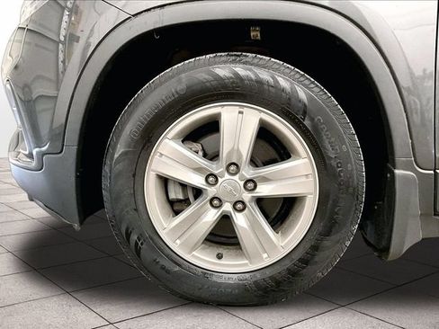 Used 2019 Chevrolet Trax LS w/ Tint and Cruise Package FWD image 8