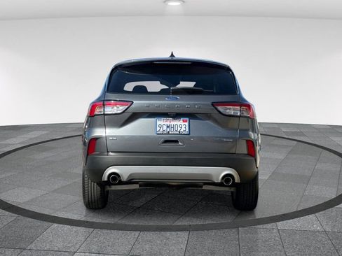 Used 2022 Ford Escape SE image 6