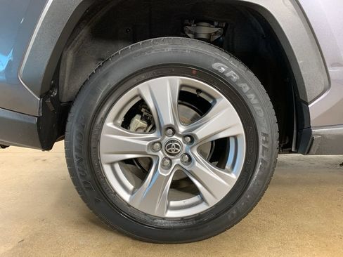 Used 2024 Toyota RAV4 XLE AWD/4WD image 38