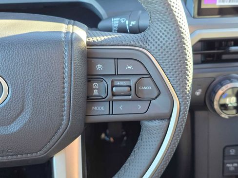 Used 2025 Toyota Tacoma TRD Sport image 29