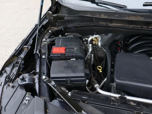 Used 2022 Chevrolet Suburban Z71 w/ Luxury Package image 11