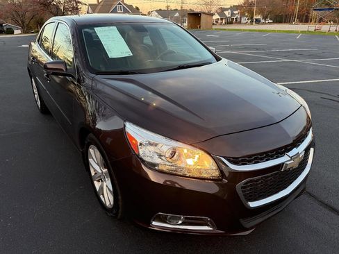 Used 2015 Chevrolet Malibu LT image 4