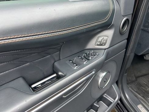 Used 2023 Ford Expedition Platinum image 13