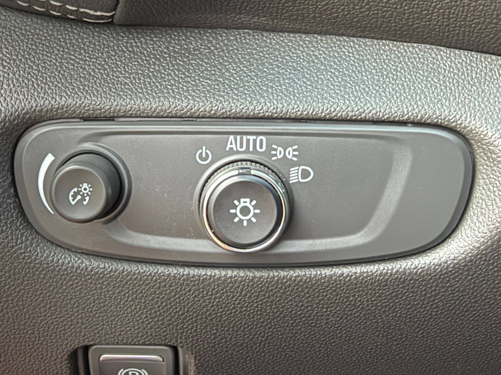 Used 2026 Chevrolet Blazer LT AWD/4WD image 33