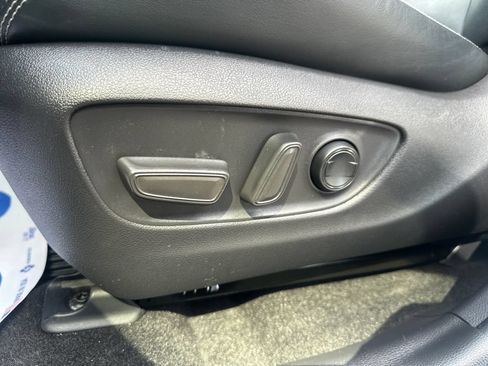 Used 2020 Toyota RAV4 XLE Premium FWD image 9