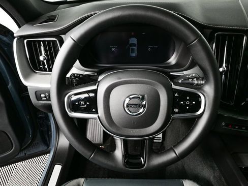 Used 2022 Volvo XC60 T8 R-Design w/ Advanced Package image 9