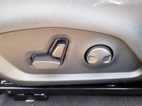 Used 2024 Jeep Compass Limited w/ High Altitude Package image 36