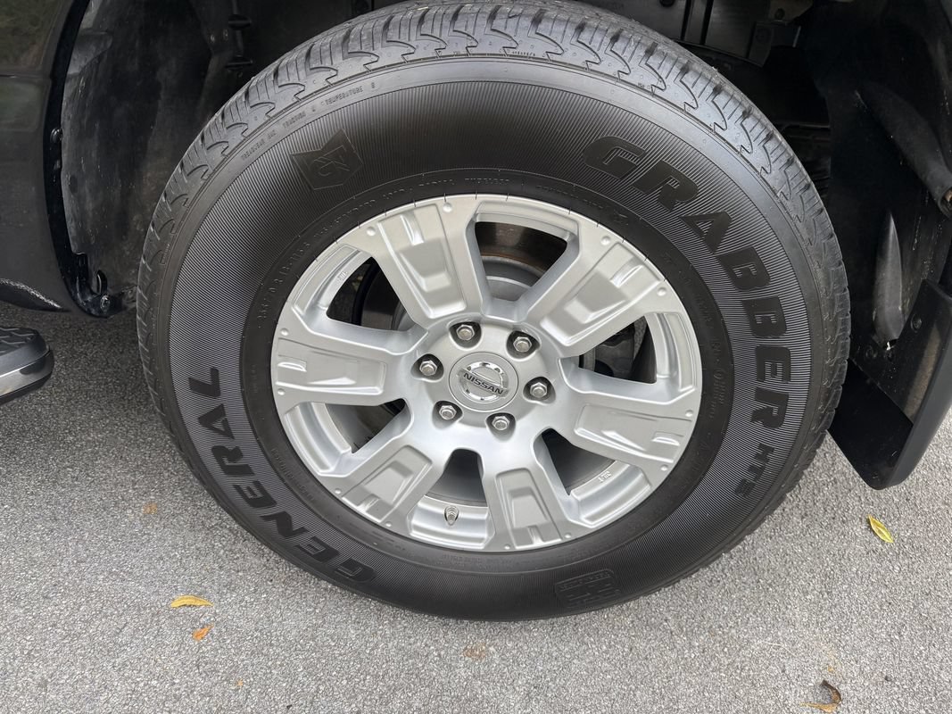 Used 2019 Nissan Titan SV RWD image 12