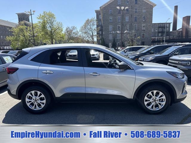 Used 2024 Ford Escape Active AWD/4WD image 3