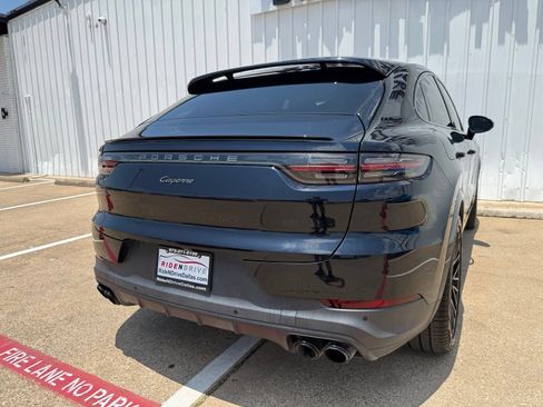 Used 2023 Porsche Cayenne Coupe AWD/4WD image 6