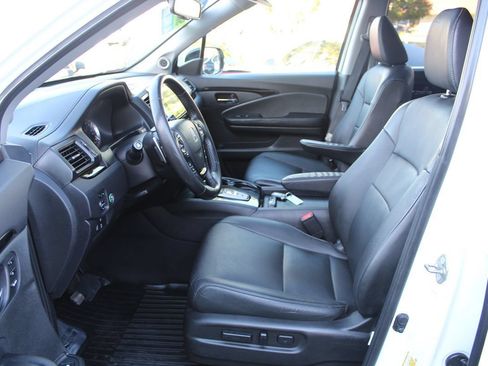 Used 2018 Honda Pilot Touring image 22
