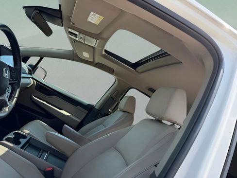 Certified 2024 Honda Odyssey EX-L image 29