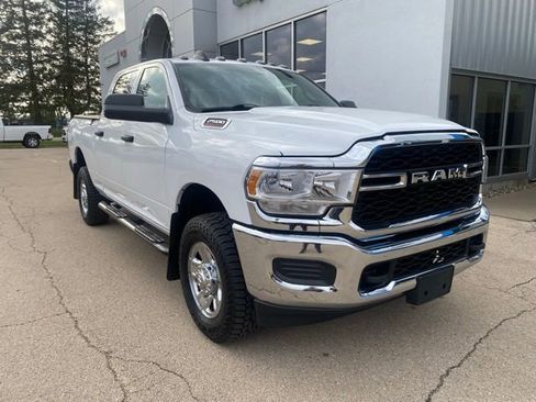Used 2022 RAM 2500 Tradesman AWD/4WD image 1