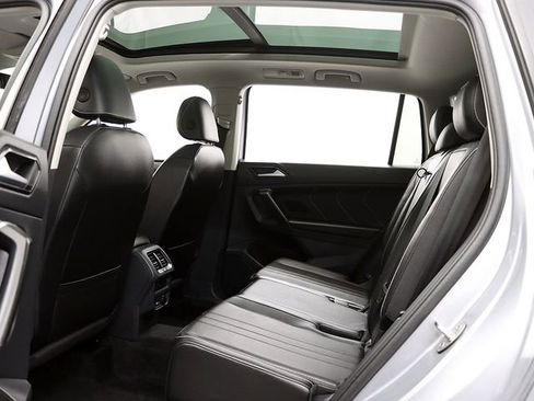 Used 2024 Volkswagen Tiguan SE AWD/4WD image 12
