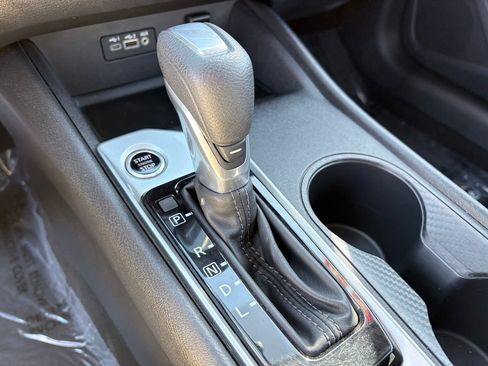 Used 2025 Nissan Altima 2.5 SV FWD image 21
