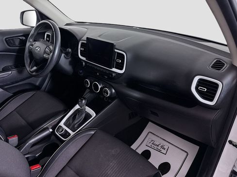 Used 2022 Hyundai Venue Limited FWD image 28