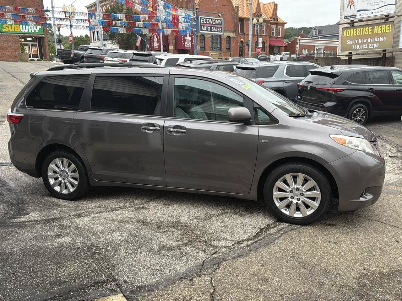 Used 2016 Toyota Sienna XLE AWD/4WD image 4
