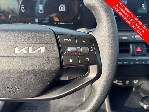 Used 2025 Kia K4 LXS image 18