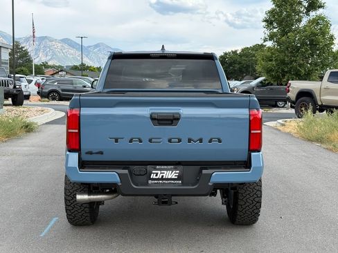 Used 2026 Toyota Tacoma SR5 AWD/4WD image 11