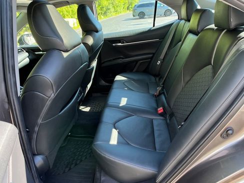 Used 2019 Toyota Camry XSE FWD image 21