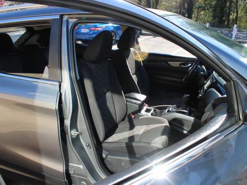 Used 2018 Nissan Rogue Sport SV w/ SV Technology Package image 10