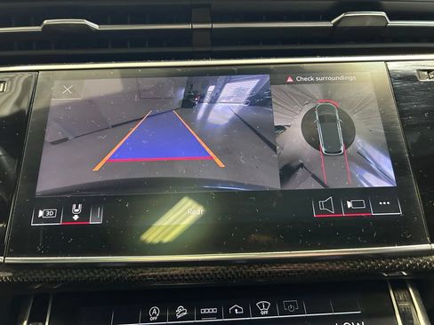 Used 2022 Audi SQ7 Prestige AWD/4WD image 19