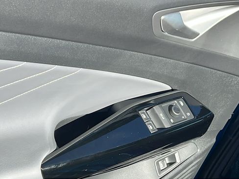 New 2025 Volkswagen ID.4 Pro S image 22