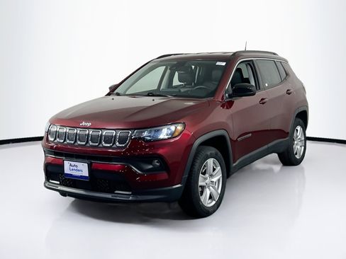 Used 2022 Jeep Compass Latitude w/ Convenience Group AWD/4WD image 1